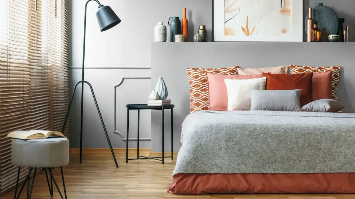 Jak pomalować sypialnię: najlepsze kolory i sprawdzone techniki malarskie