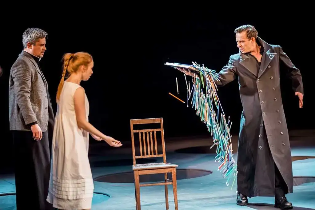 Dziady spektakl – najnowsze adaptacje i wyjątkowe występy teatralne