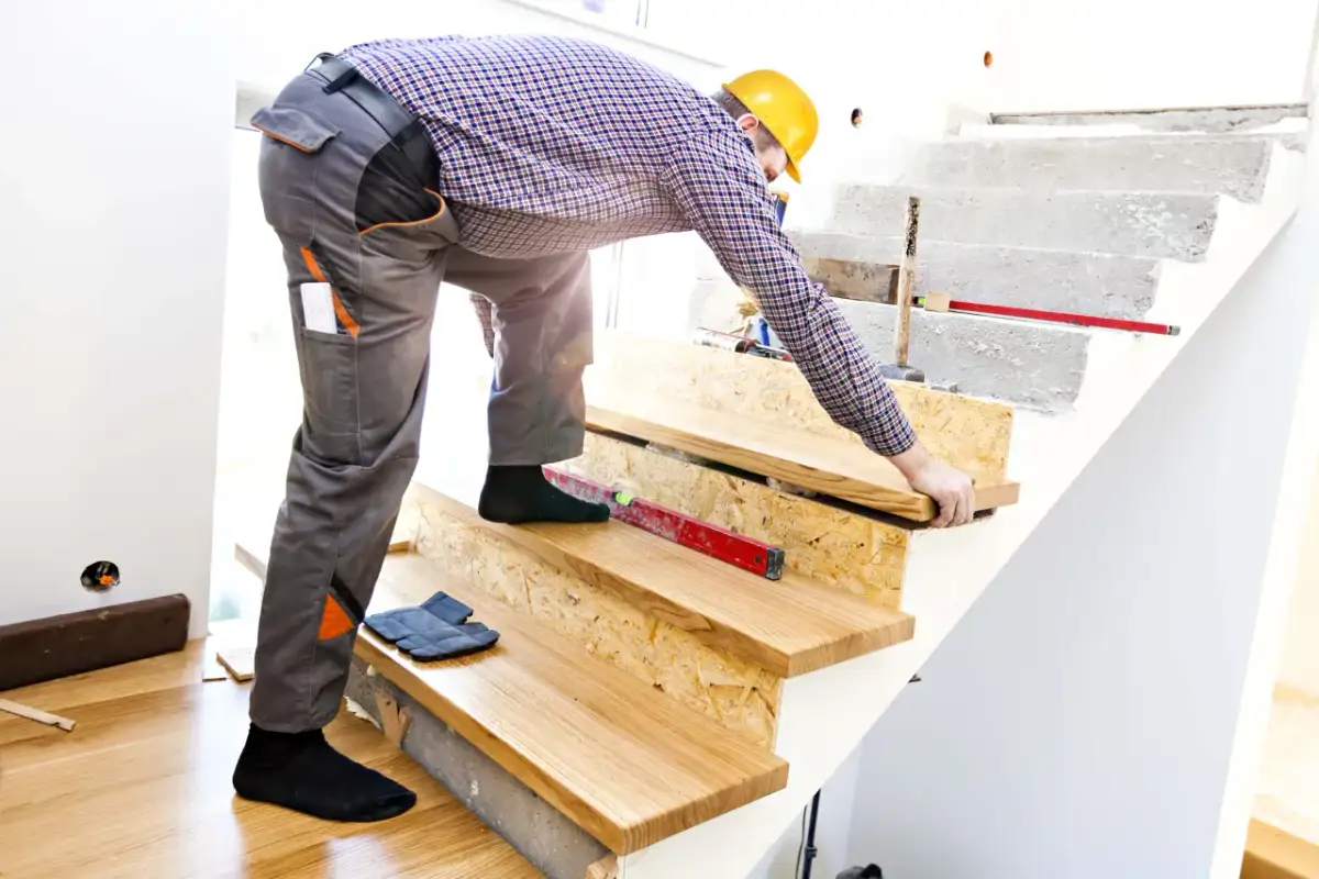 Ile kosztuje montaż schodów drewnianych? Zaskakujące ceny i czynniki wpływające