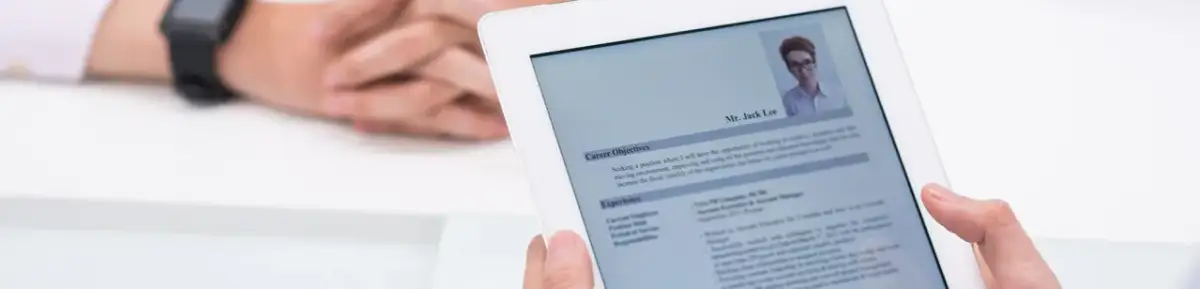 Jak wpisać kursy w CV, aby przyciągnąć uwagę pracodawcy?