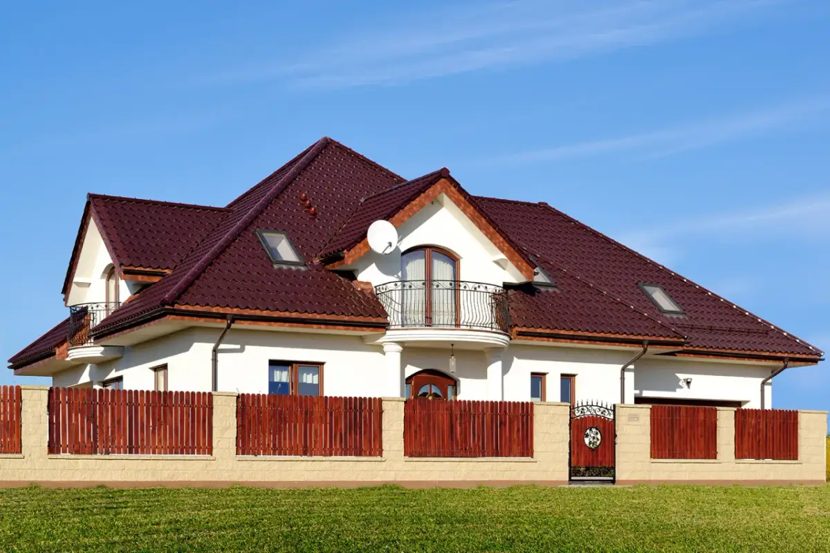 Dachówka ceramiczna: trwałość, piękno i oszczędności w budowie