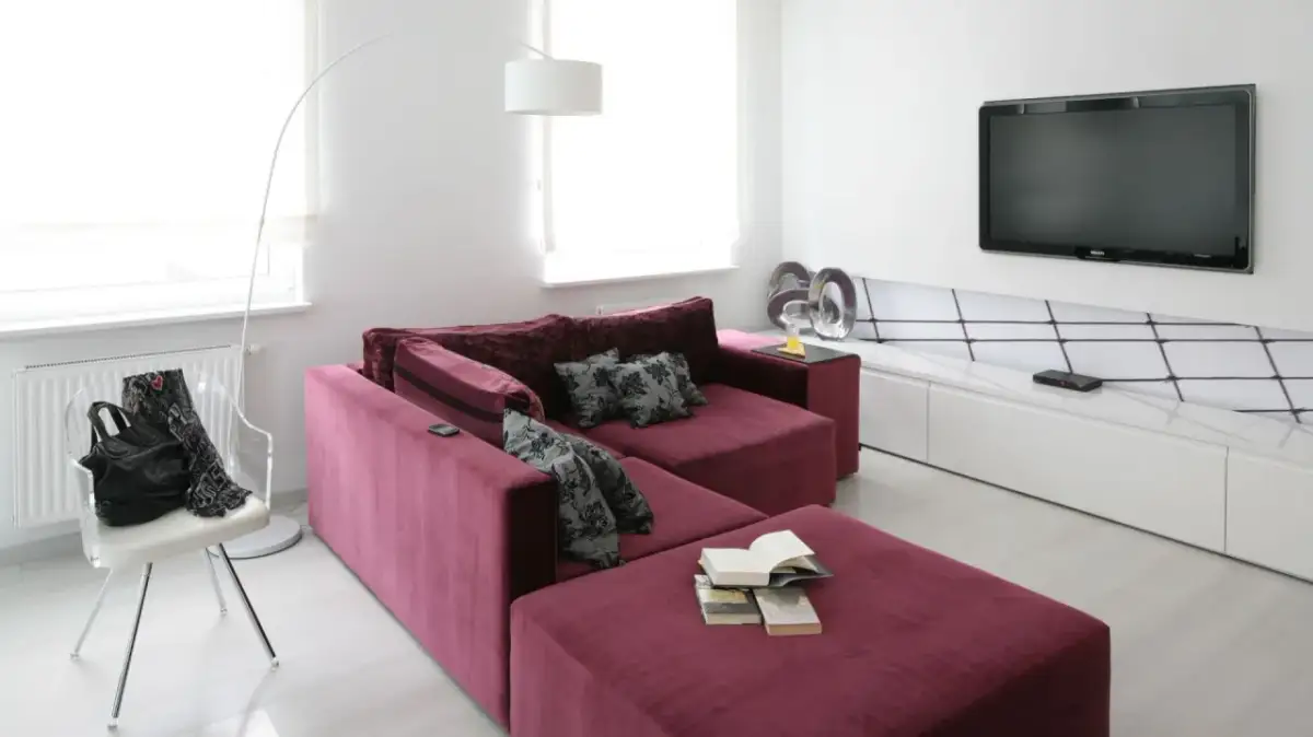 Co w rogu salonu? Praktyczne pomysły na aranżację i meble