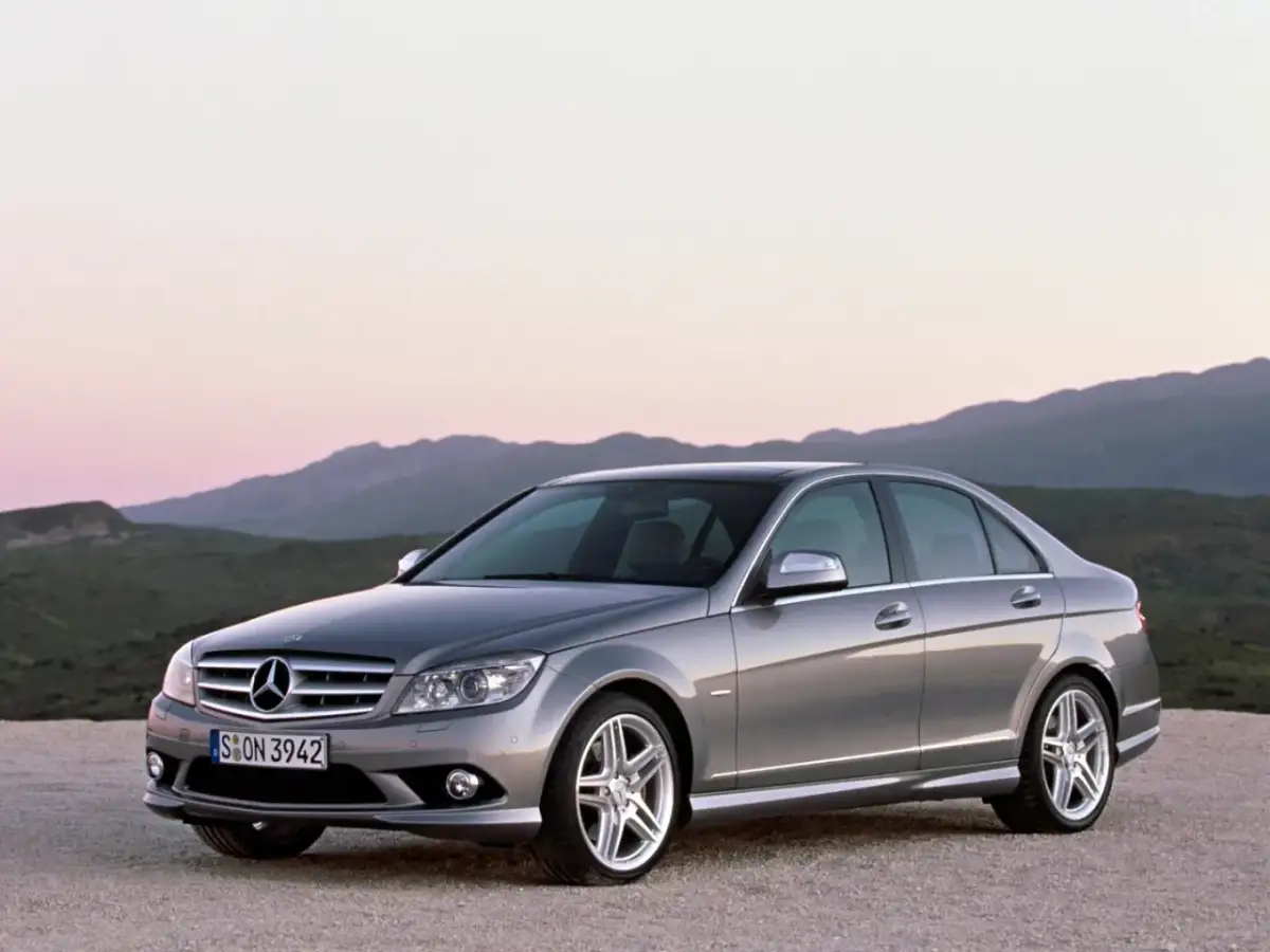 Mercedes C klasa W204 - kluczowe informacje, problemy i porównania