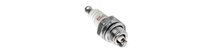 Jaka świeca do kosiarki spalinowej? Wybierz najlepszą opcję dla siebie