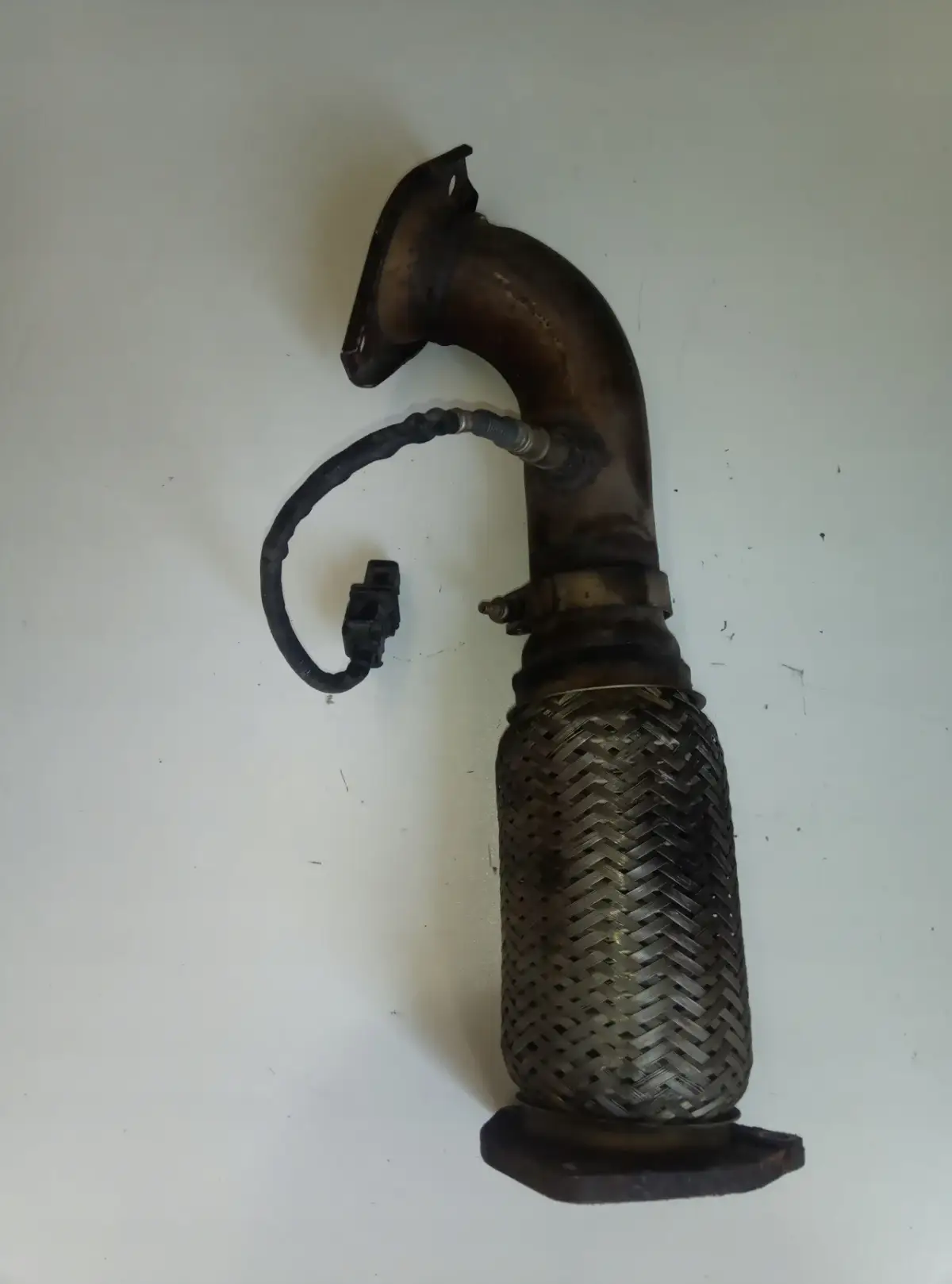 Objawy uszkodzonej plecionki wydechu – jak rozpoznać i uniknąć kosztownych napraw