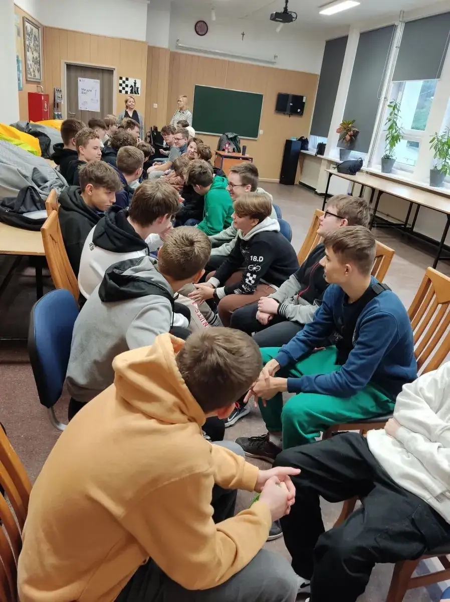 Warsztaty integracyjne: praktyczne ćwiczenia i korzyści dla zespołów