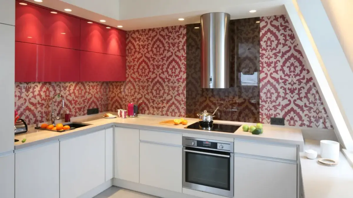 Co na ścianach w kuchni? Odkryj stylowe pomysły na dekoracje