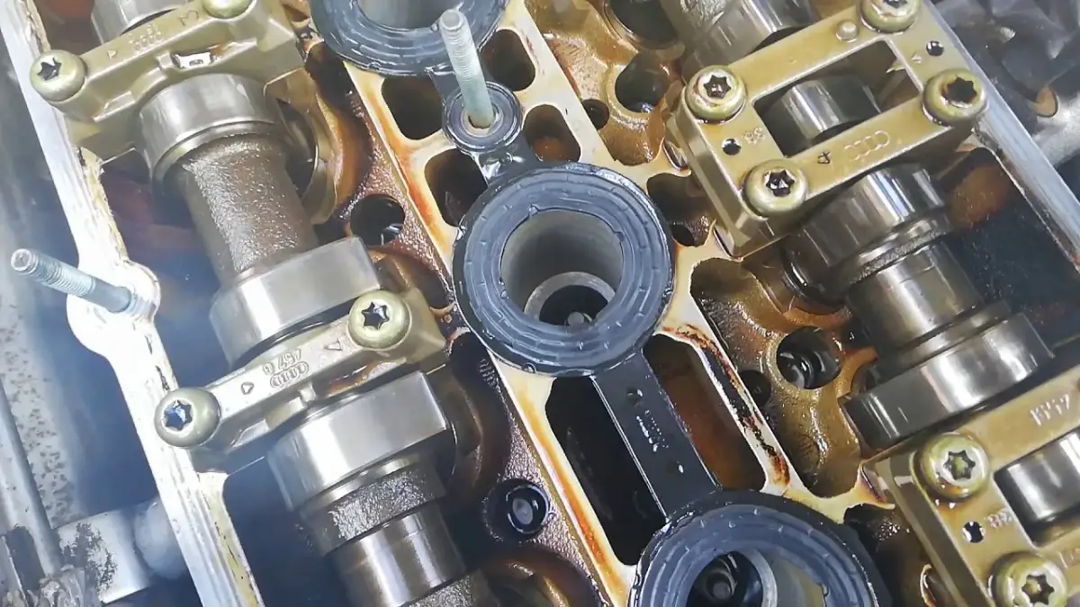 Jak wybrać silikon pod uszczelki pokrywy zaworów, aby uniknąć wycieków?