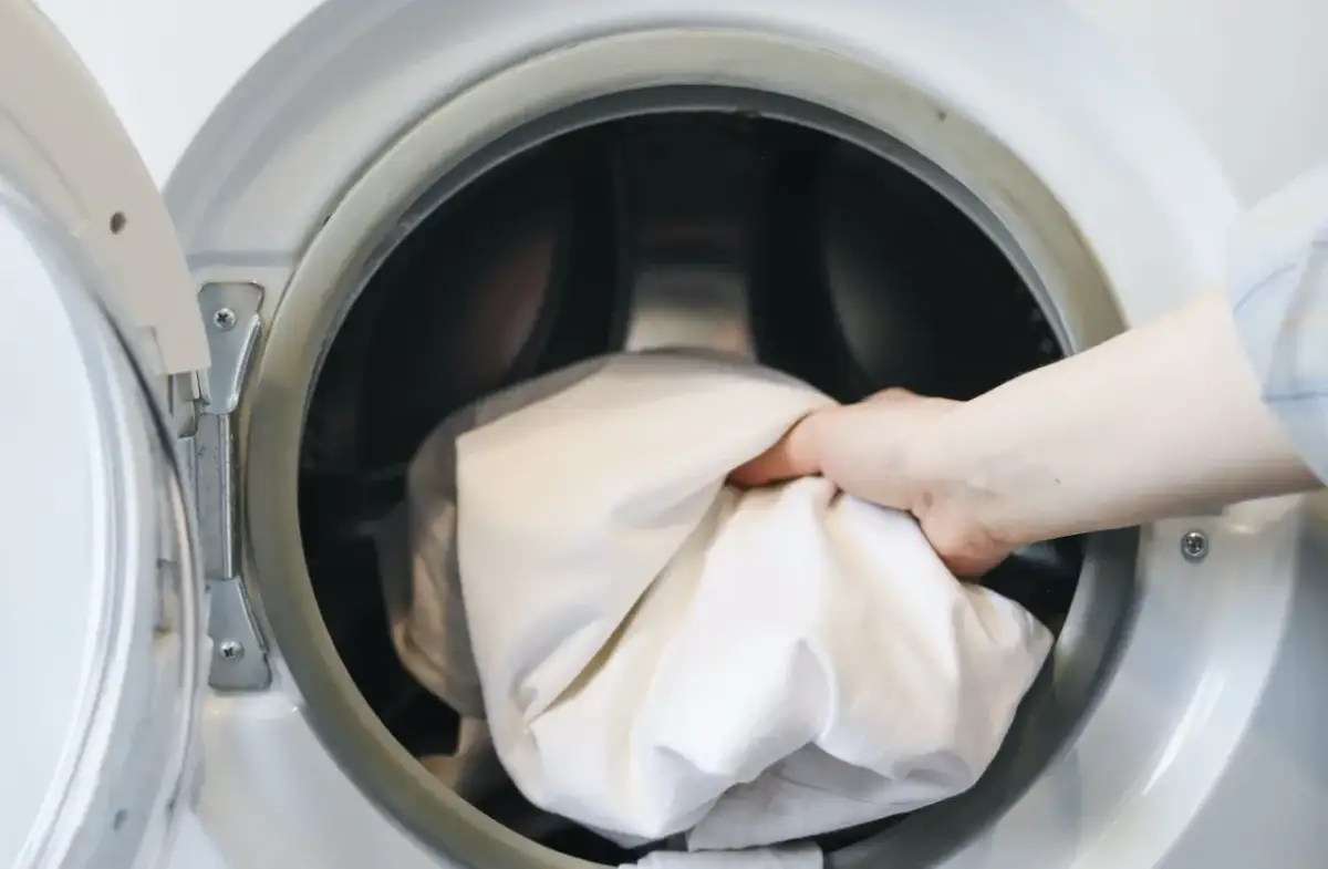 Czy swetry można suszyć w suszarce? Oto co musisz wiedzieć, aby nie zniszczyć tkaniny