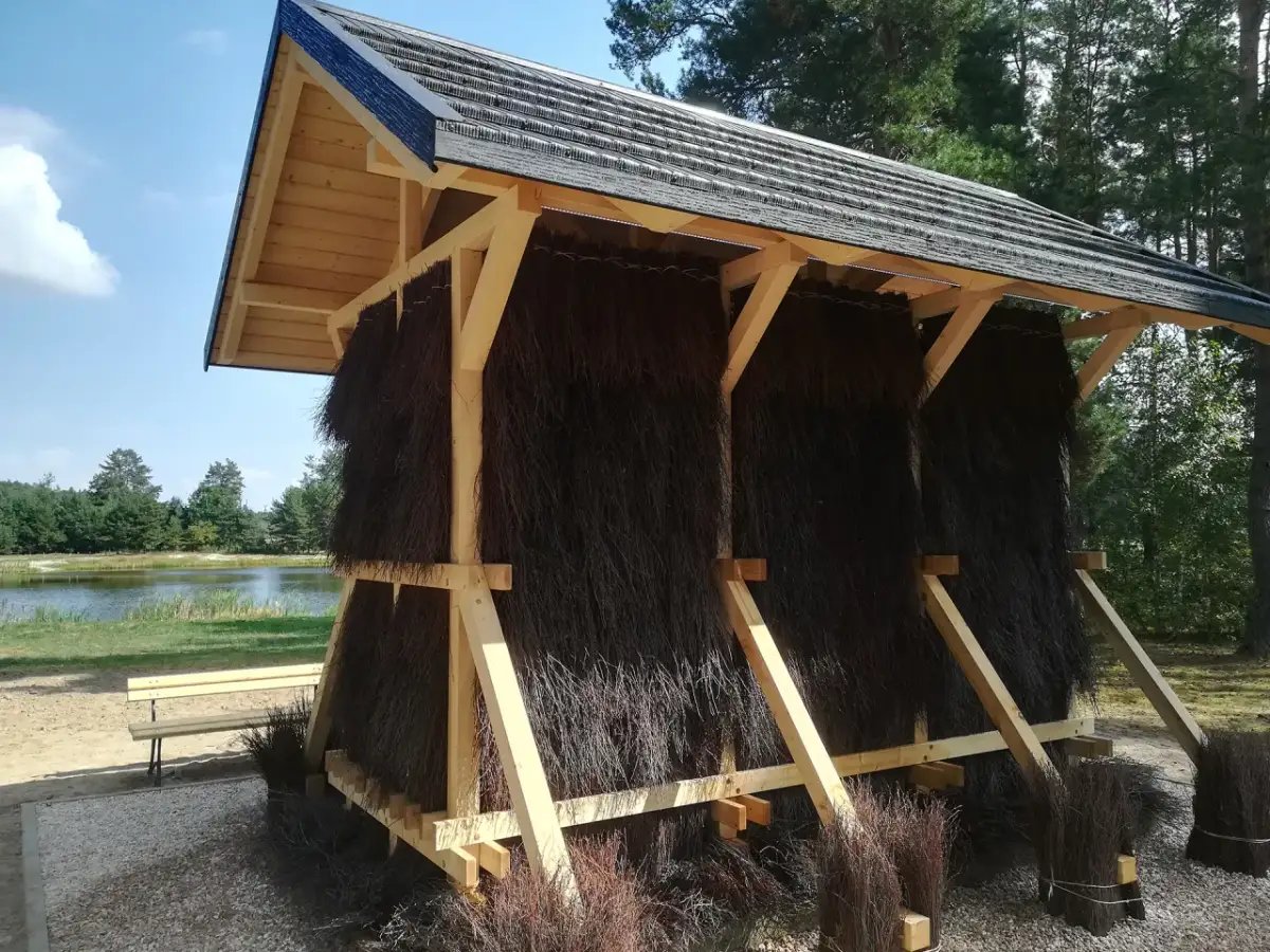 Tężnia ogrodowa jak zrobić – krok po kroku do zdrowego mikroklimatu