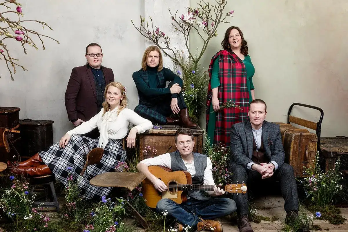 Jak długo trwa koncert Kelly Family? Poznaj szczegóły i atmosferę występu!