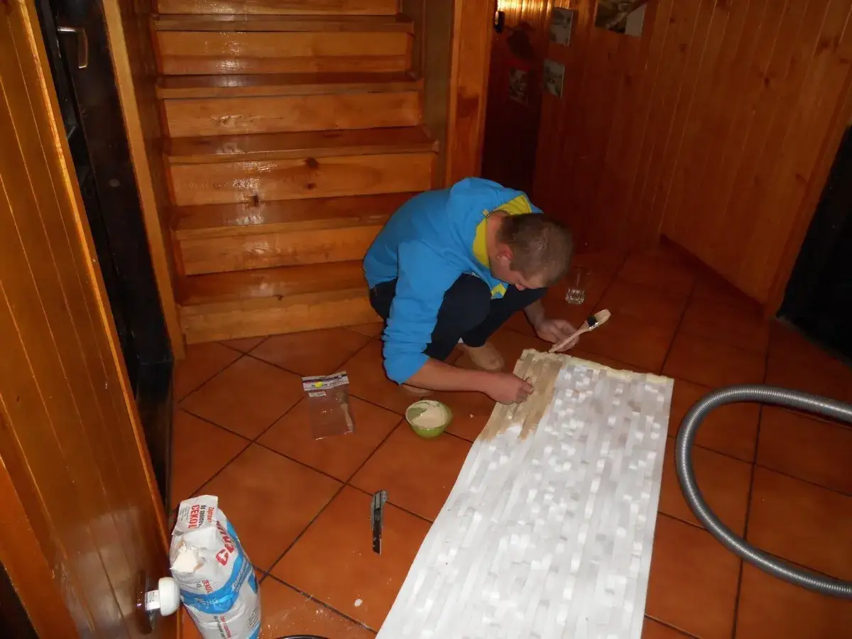 Jak zrobić tło do akwarium ze styropianu: Prosty poradnik DIY