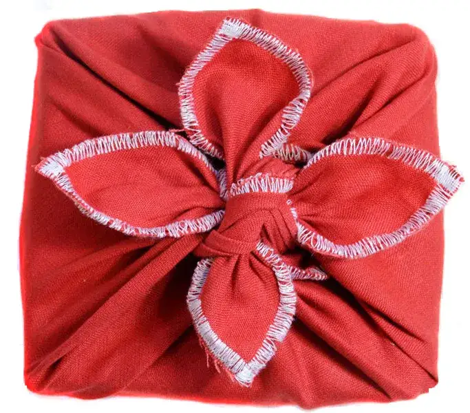 Jak zapakować poduszki na prezent w kreatywny i estetyczny sposób