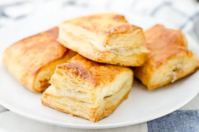 Ile kalorii ma ciastko francuskie? Sprawdź, jak wpływa na dietę i zdrowie