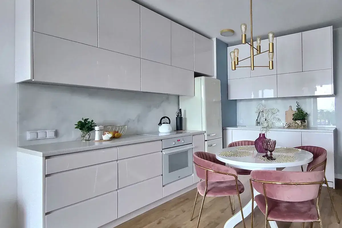 Jak rozmieścić kontakty w kuchni, aby uniknąć problemów z bezpieczeństwem