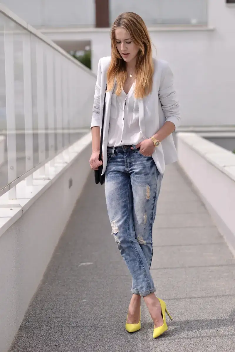 Stylowe stylizacje z jeansami i szpilkami na każdą okazję