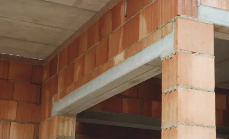 Jaka zaprawa do nadproży zapewnia bezpieczeństwo i trwałość konstrukcji?