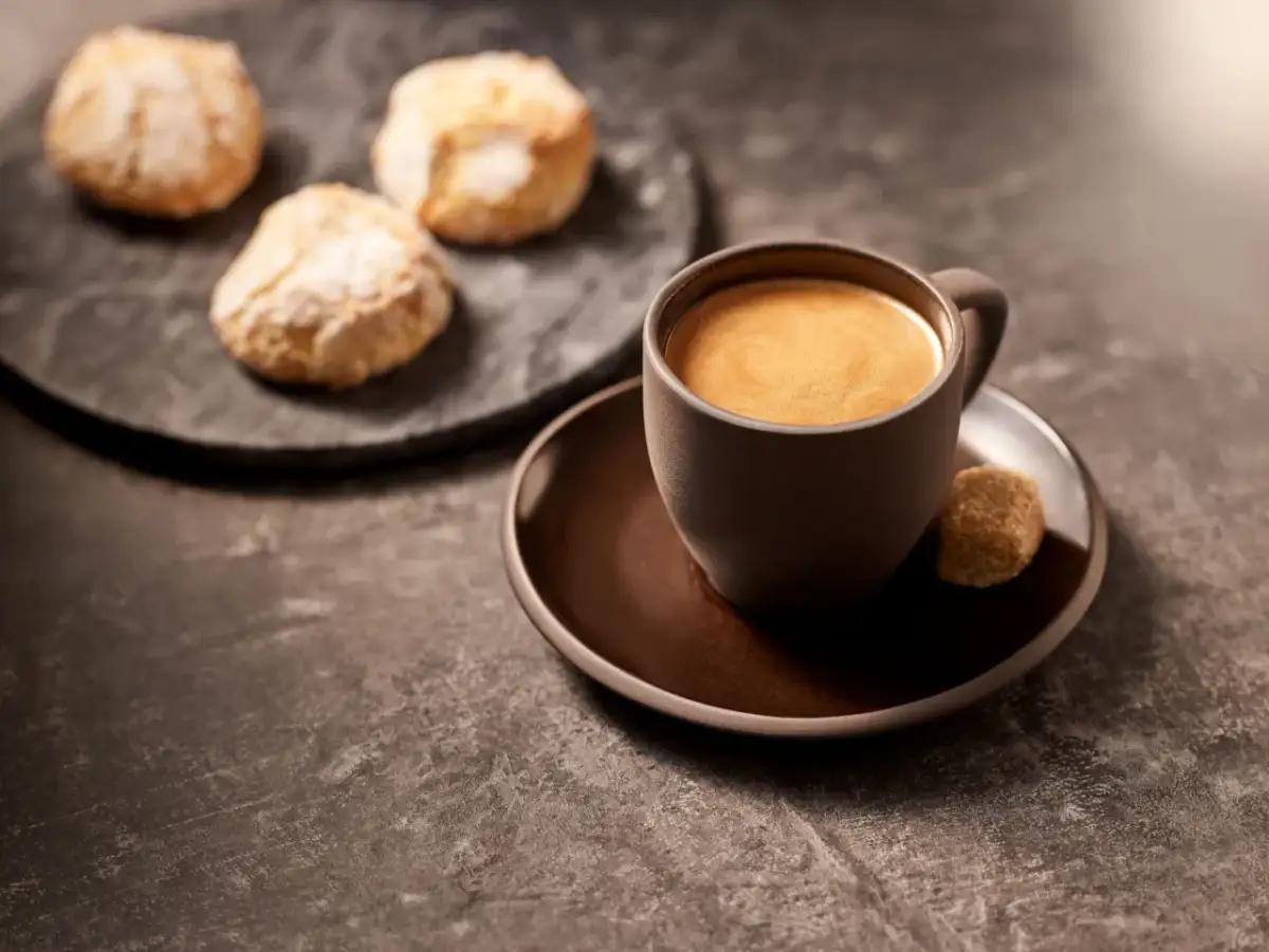 Jaką kawę piją Włosi? Odkryj ich ulubione rodzaje i rytuały