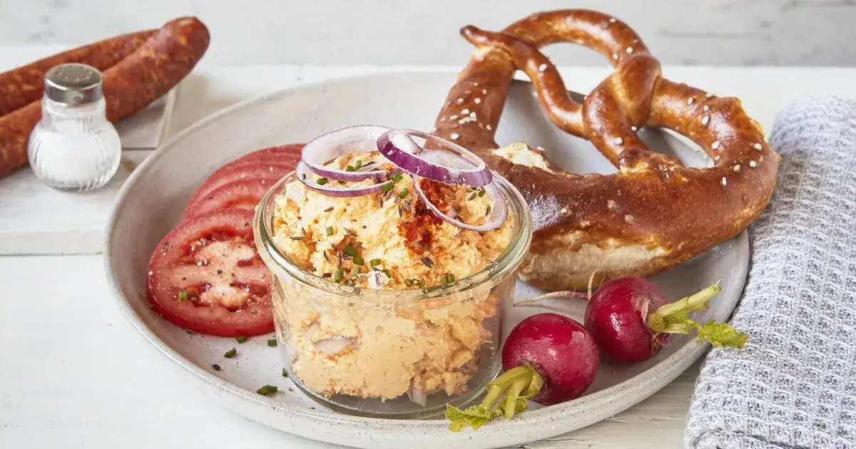 Einfaches Rezept für Obatzter – So gelingt der perfekte bayerische Käsegenuss