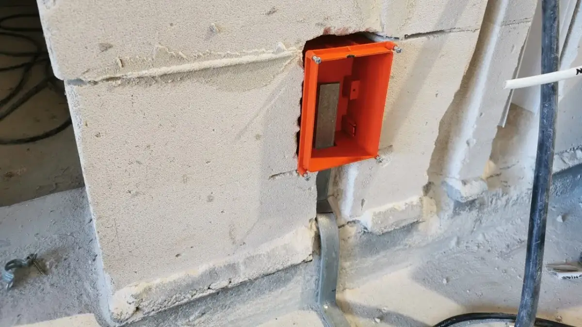 Jak podłączyć uziemienie w rozdzielni - uniknij groźnych błędów