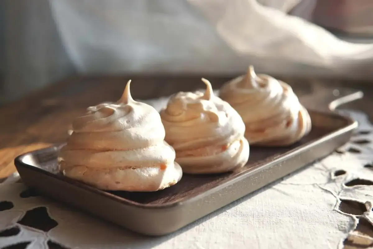 Ile mogą leżeć blaty bezowe, aby uniknąć ich zepsucia i straty?