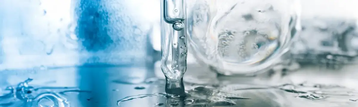 Kwas hialuronowy na dzień czy na noc - kiedy przynosi najlepsze efekty?