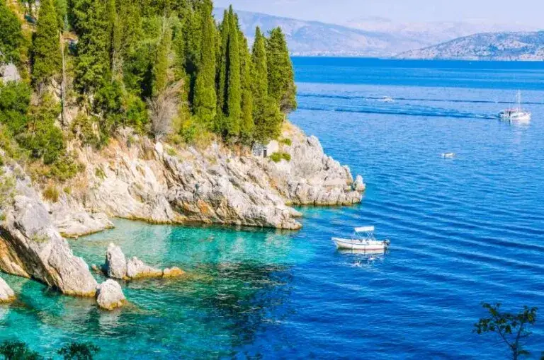 Ile trwa lot na Korfu z Katowic? Sprawdź czas i porady podróżne