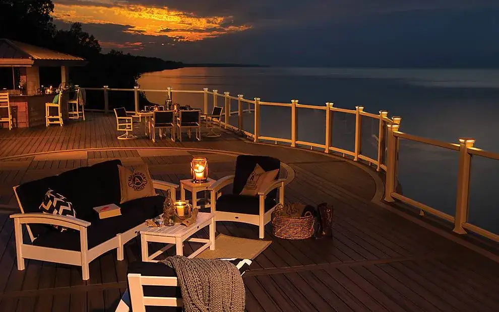 Ile kosztuje budowa tarasu drewnianego? Poznaj ukryte wydatki