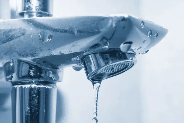 Jak naprawić kapiący kran: 6 prostych kroków do samodzielnej naprawy
