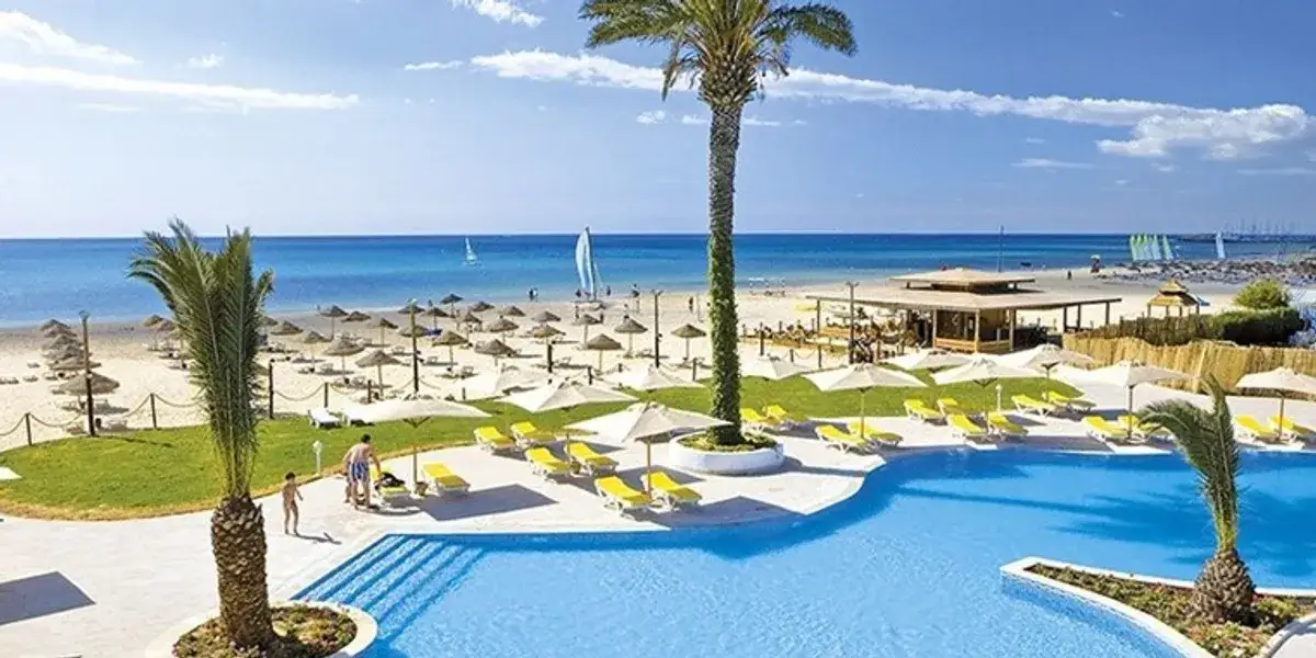 Tani nocleg nad Bałtykiem? Poznaj triki eksperta!