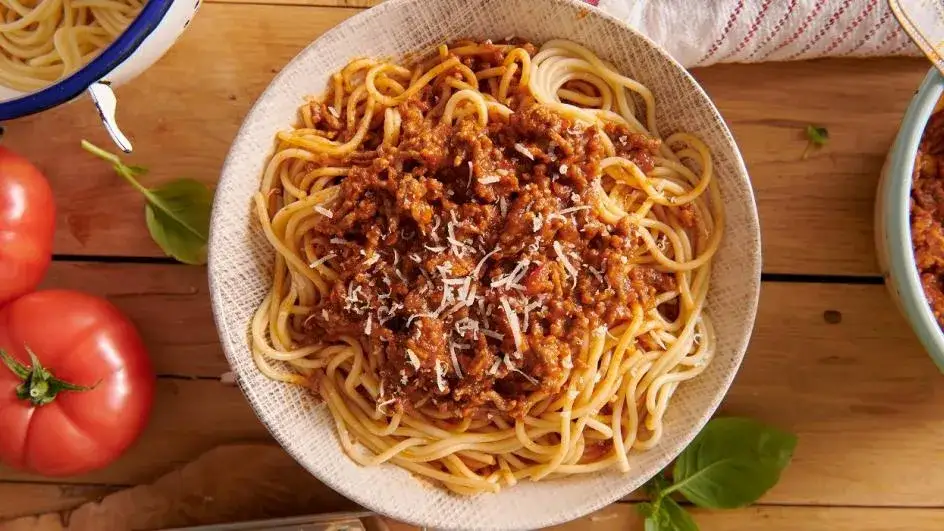 Sos do spaghetti z mięsem mielonym: przepis na idealny smak!