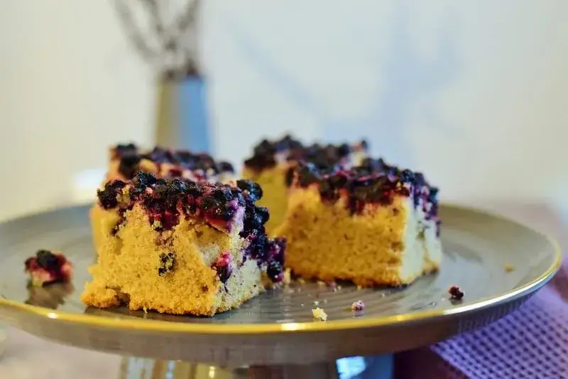 Sprawdzone przepisy na ciasta bezglutenowe: Piecz wilgotne i puszyste!