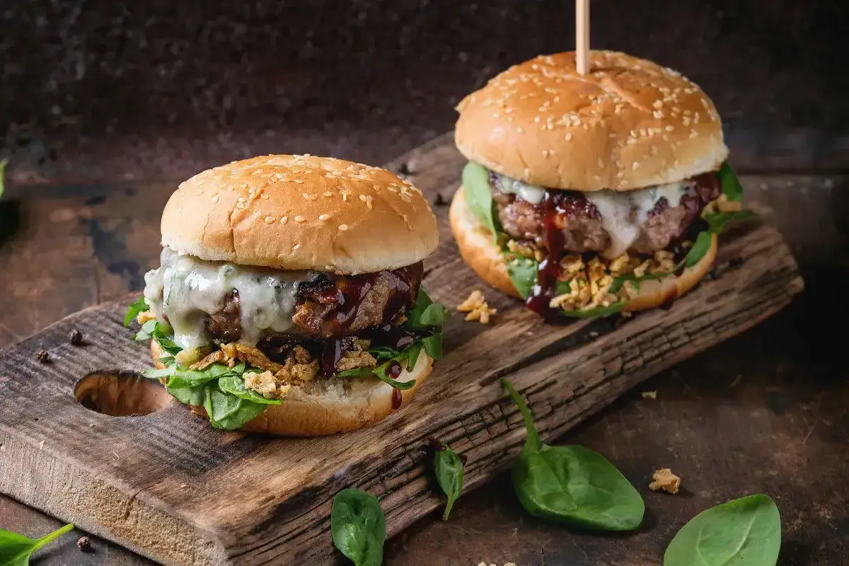 Hamburger perfetto fatto in casa: ricetta facile e segreti per il top