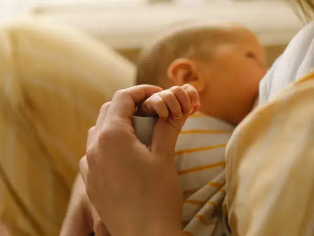 Bezpieczna dawka paracetamolu przy karmieniu piersią – czy szkodzi dziecku?