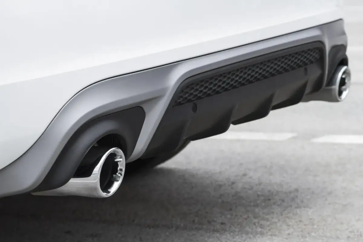 Chromowana końcówka wydechu w zderzaku. Czy każdy diesel ma dpf? To pytanie nurtuje wielu kierowców.