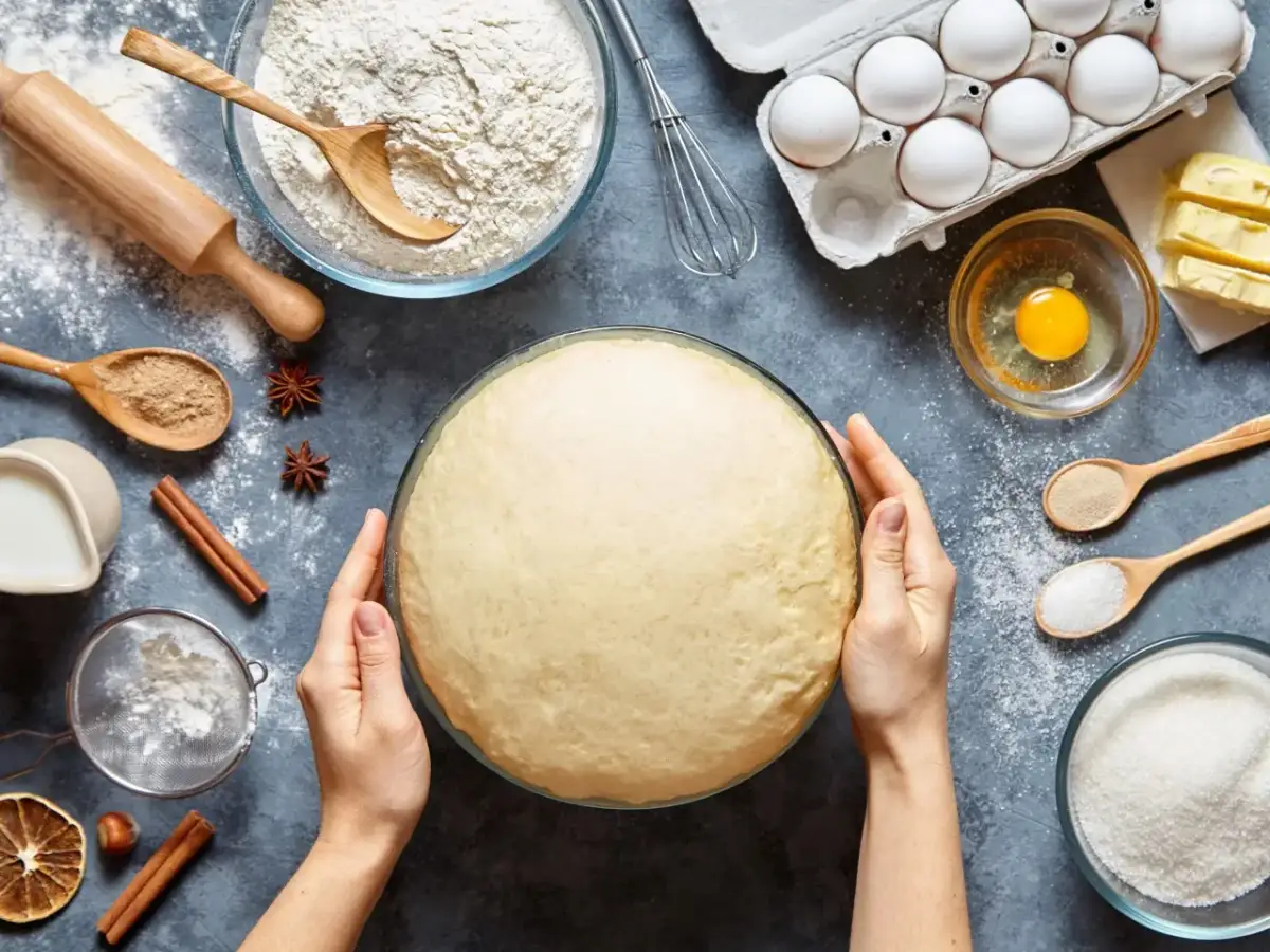 Erytrytol w cieście drożdżowym: Jak uniknąć zakalca i posmaku?