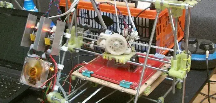 Kto wymyślił drukarkę 3D? Poznaj historię i pionierów