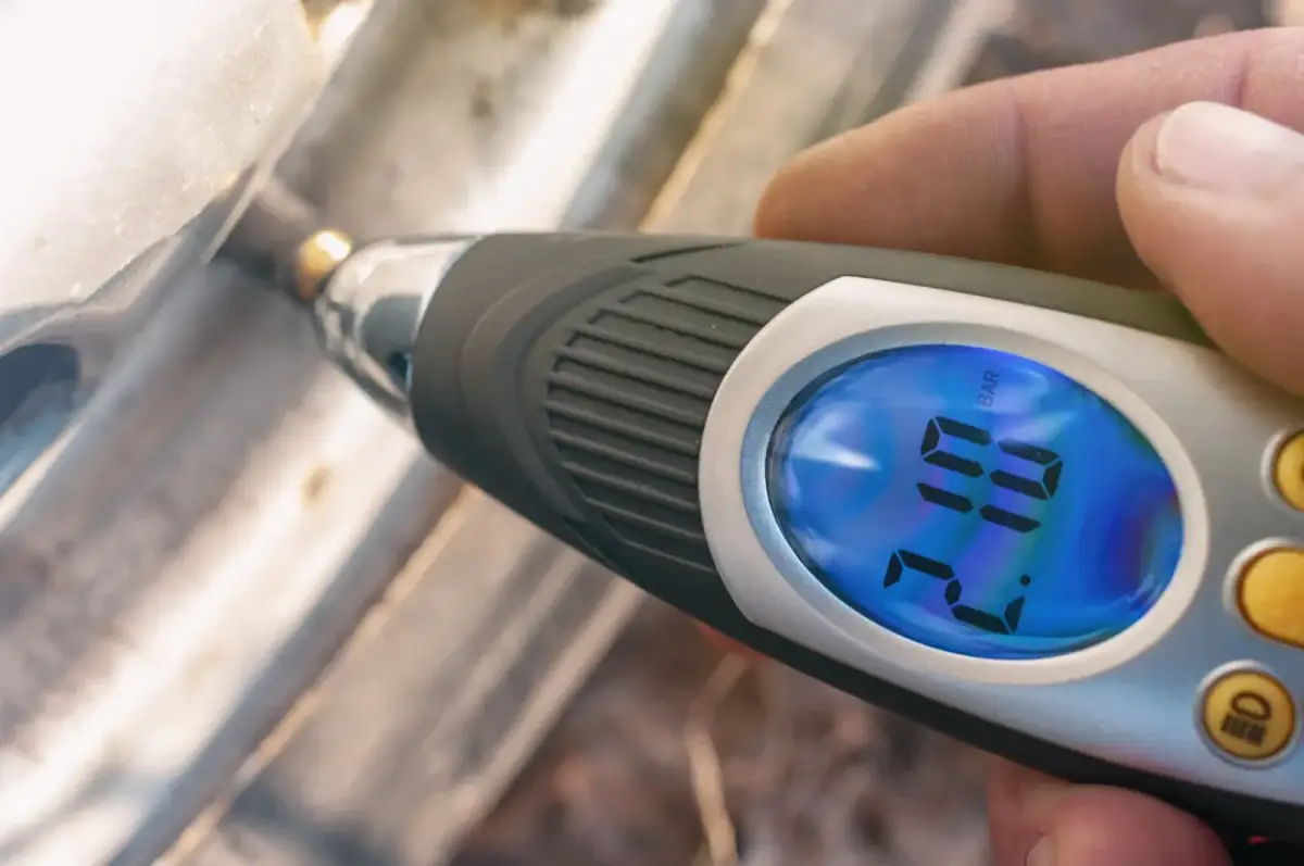 Prawidłowe ciśnienie w oponach: Bezpieczeństwo, oszczędność i trwałość