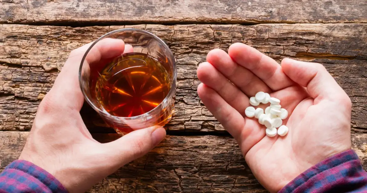 Czy można wypić piwo przy antybiotyku? Oto niebezpieczeństwa, które musisz znać