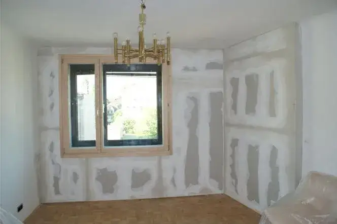 Jak ocieplić mieszkanie od środka i uniknąć problemów z wilgocią