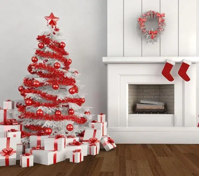 Jakie ozdoby wybrać do białej choinki, by zachwycała każdego?