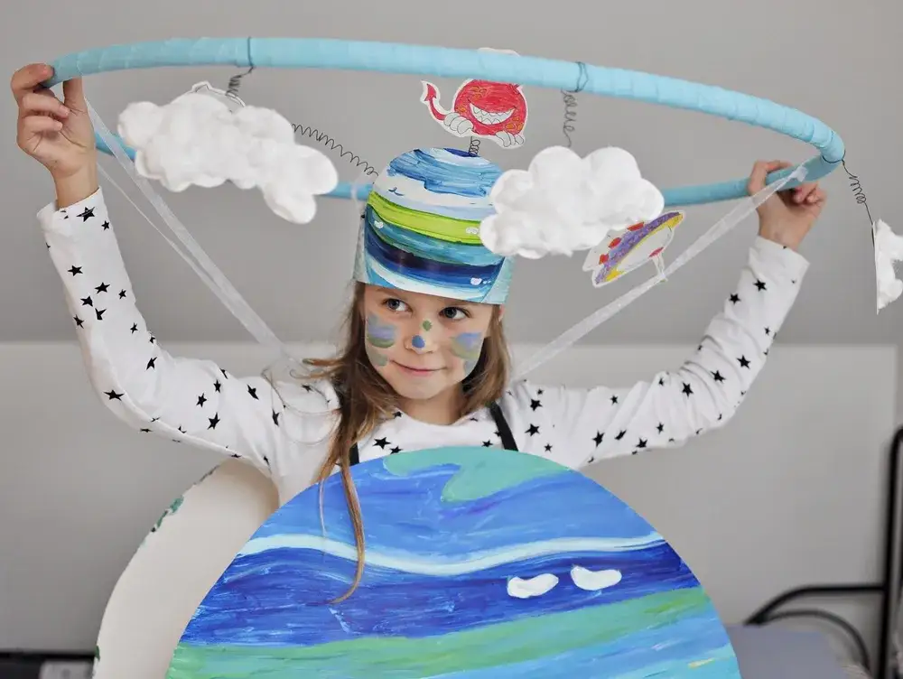 Jak zrobić strój kosmity? Niezapomniane DIY dla małego odkrywcy.