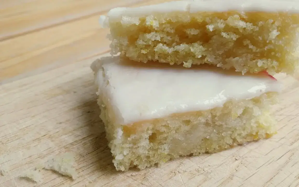 Einfaches Rezept für Zuckerguss – So gelingt die perfekte Glasur