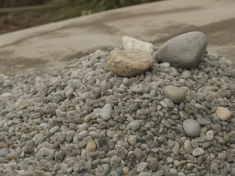 Jakie kruszywo do drenażu? Uniknij błędów, chroń fundamenty!