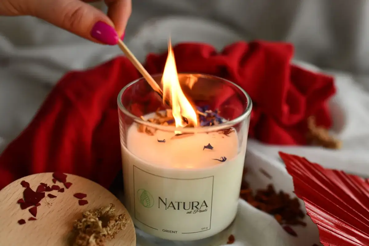 Świeczki zapachowe, które rzeczywiście pachną po zapaleniu – wybierz mądrze