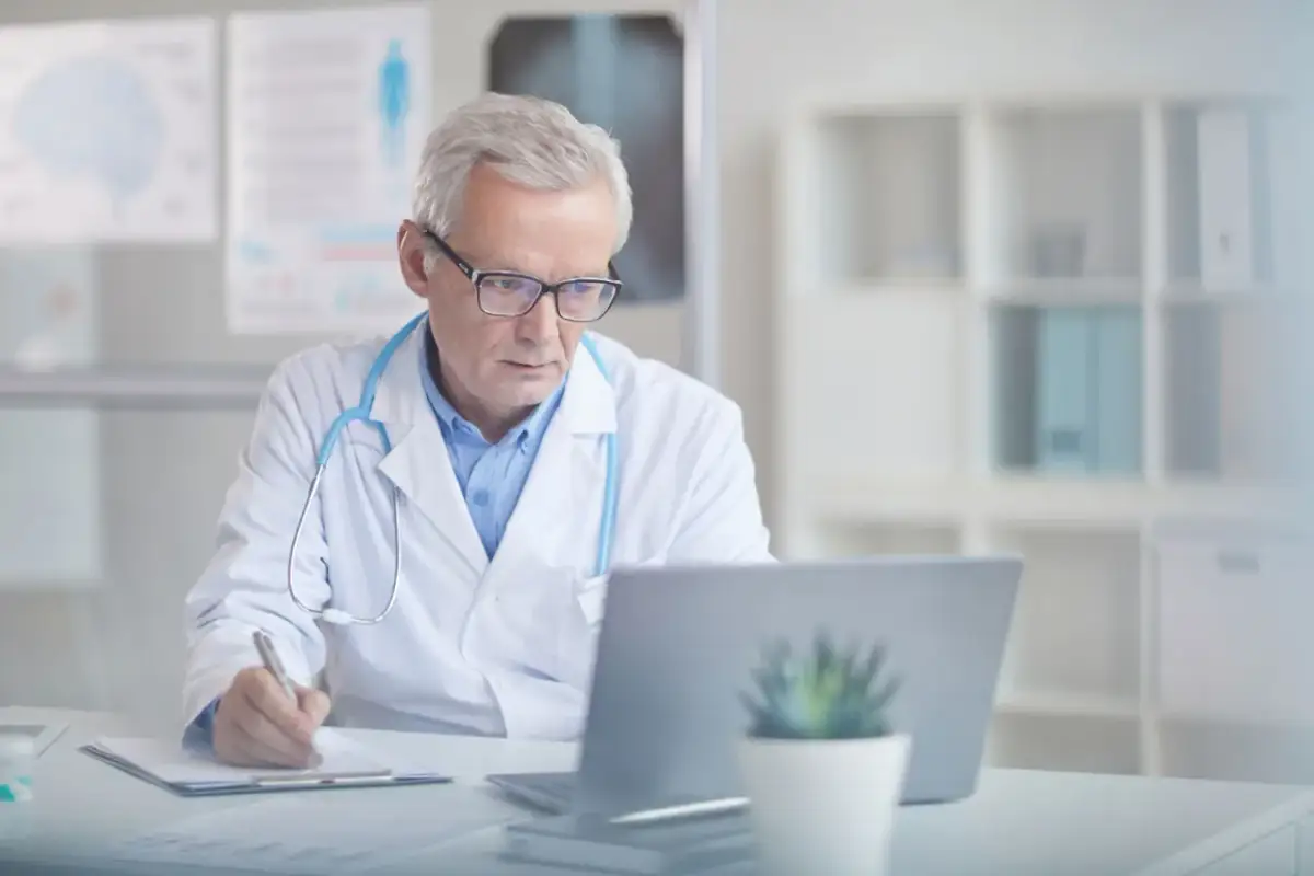 Jak długo przechowywać dokumentację medyczną? Zaskakujące zasady!