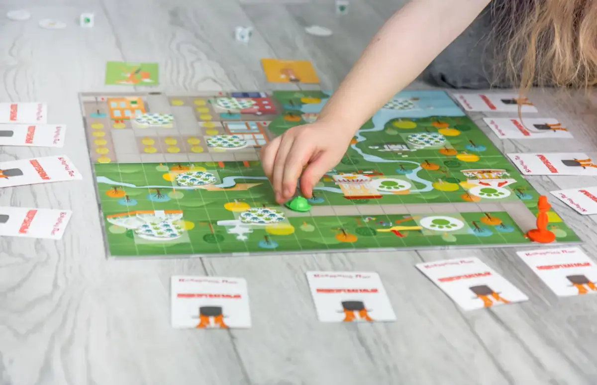 Najlepsze gry planszowe dla dziewczynki 10 lat, które rozweselą i uczą