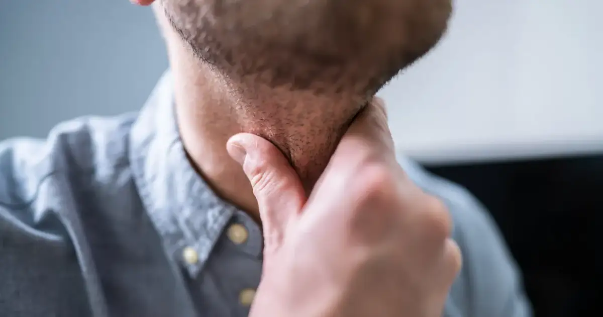 Objawy raka przełyku: Kiedy zgaga to coś więcej? Działaj!