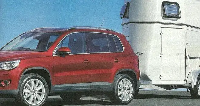 Czym ciągnąć przyczepę kempingową? Kluczowe wymagania i porady