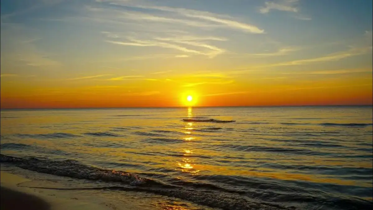 Tekst piosenki Gdzie ta keja - odkryj tęsknotę żeglarza za morzem